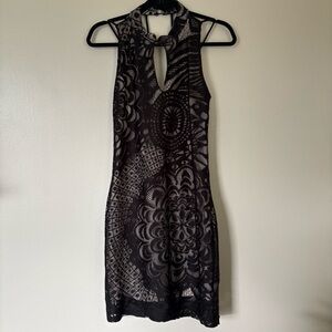 Sleeveless Black Lace Pattern Halter Dress